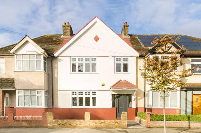 En-suite Room to rent in West Acton Main Photo
