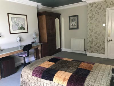 A Lovely Room with Lots of Extras Main Photo