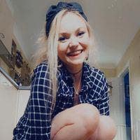 33 year old Female seeks a double room Main Photo