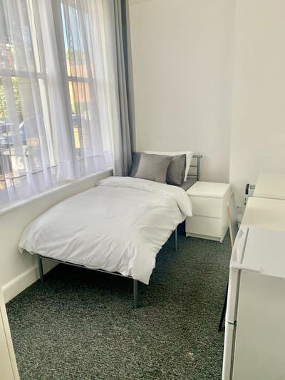 Stunning, bright great value single room Main Photo