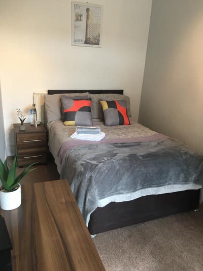 Fantastic value - Large Bright Airy Room , Main Photo