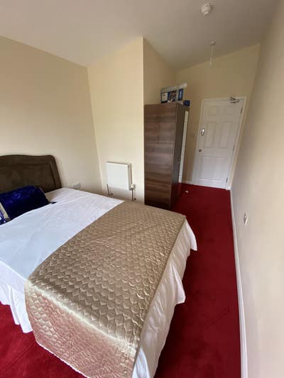 Double Room with En-suite  in Dunstable Main Photo