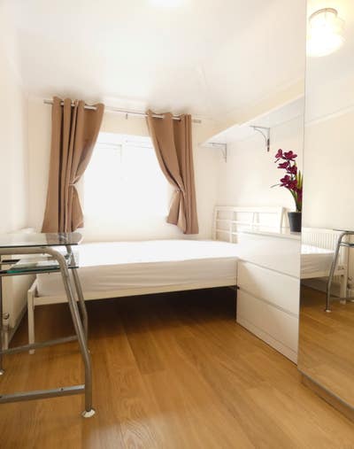 &pound;765 Guildford Centre - Fully inclusive Double Main Photo