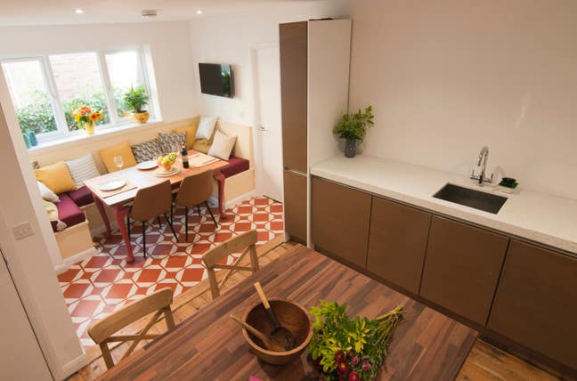High End Renovated House - Luxury and Space Main Photo