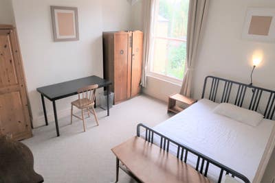 Nice Double room, spacious house. Main Photo