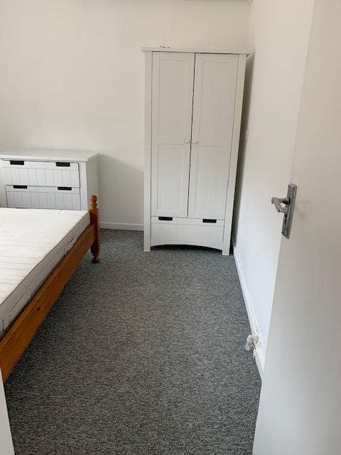 Double Room - Ifield Crawley  Main Photo