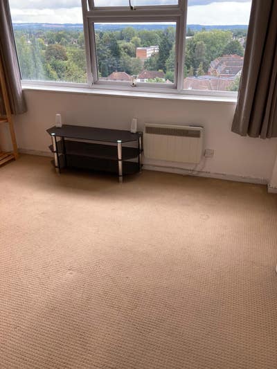 Large Double Room with a Far Reaching View Main Photo