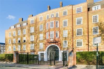 Nice double bedroom to rent in 5bed Battersea flat Main Photo