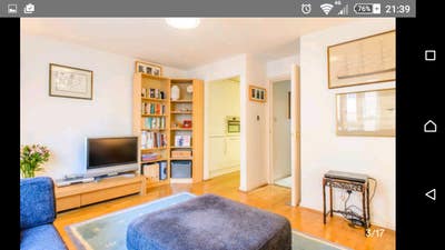 Modern 1 bedroom flat walking distance to city Main Photo