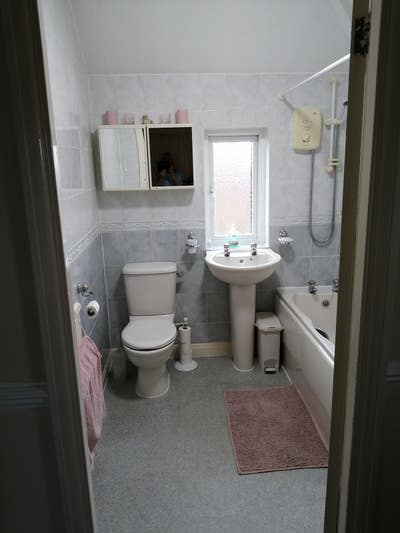 Double Room to Let  (Monday - Friday) Main Photo