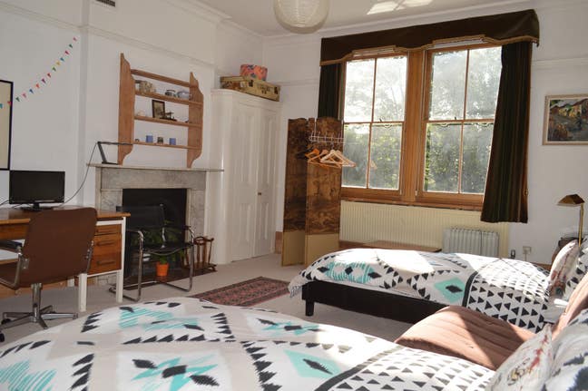 Twin Room in Victorian House in Brockley/Zone 2 Main Photo