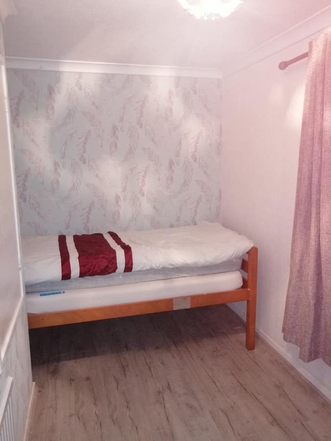 Newly decorated double & single rooms in Tilgate  Main Photo