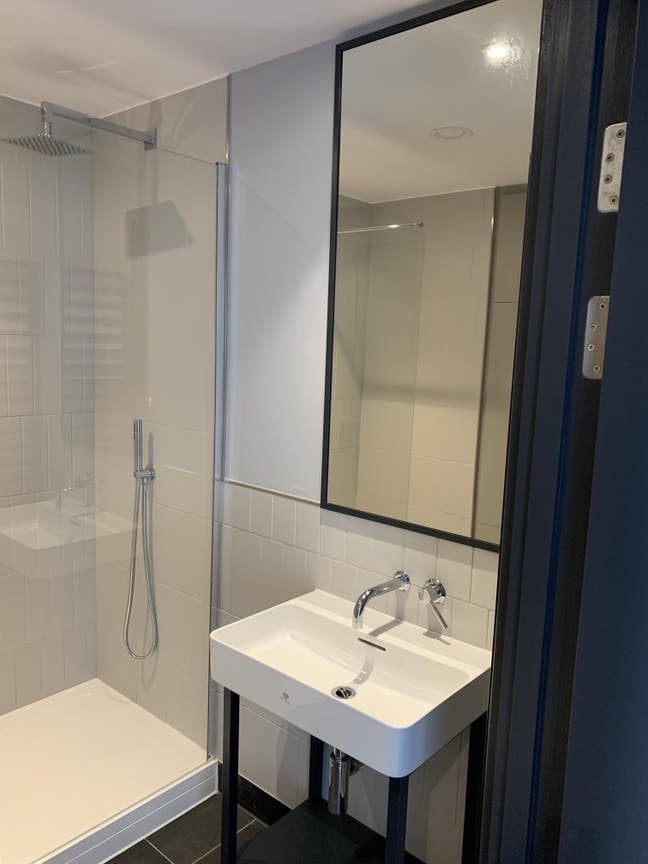 Luxury en-suite in heart of croydon Main Photo