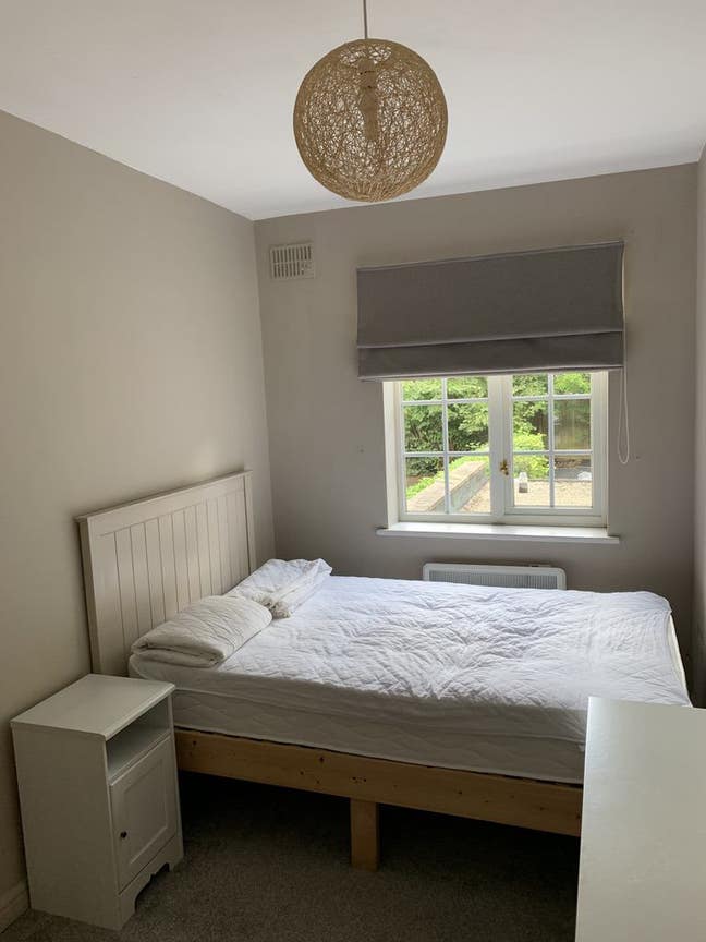 Double room available - 2 min walk to St.A Station Main Photo