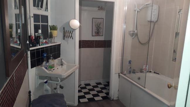 Small single room Main Photo