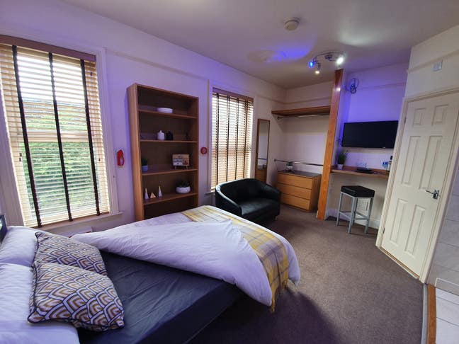Avail Aug/ Sept 2026 Bills Inc Studio Lincoln LN1  Main Photo