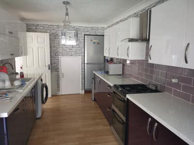 Large double furnished room in Sittingbourne  Main Photo