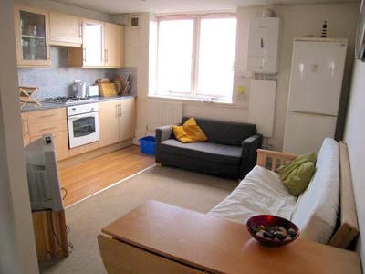 2 double bedrooms, next to Haringey station  Main Photo