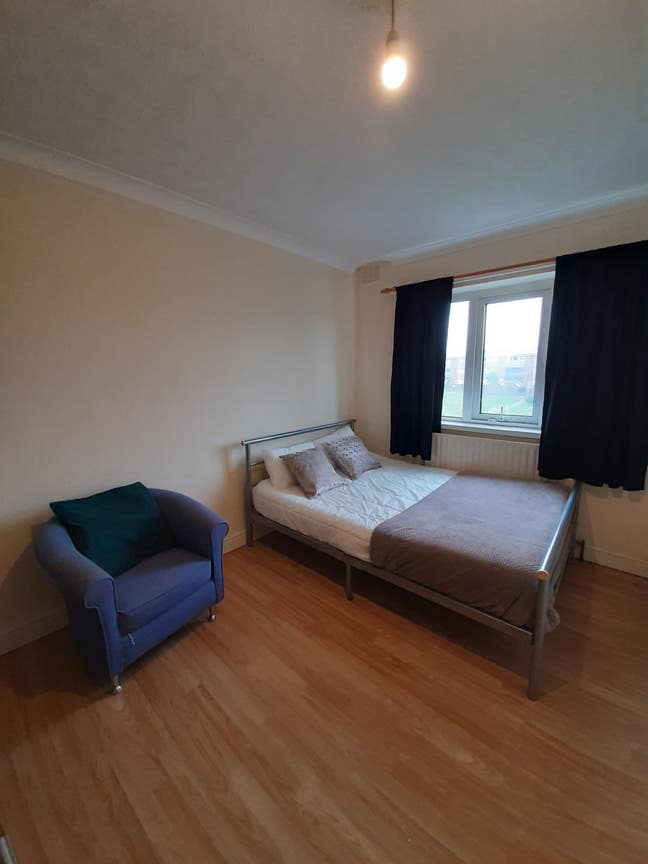  Double  Room  -  Tile  Hill  Area  -  CV4  Main Photo