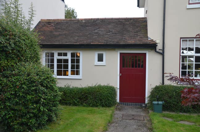 Studio-St Albans. Clse to Station & Town Centre. . Main Photo