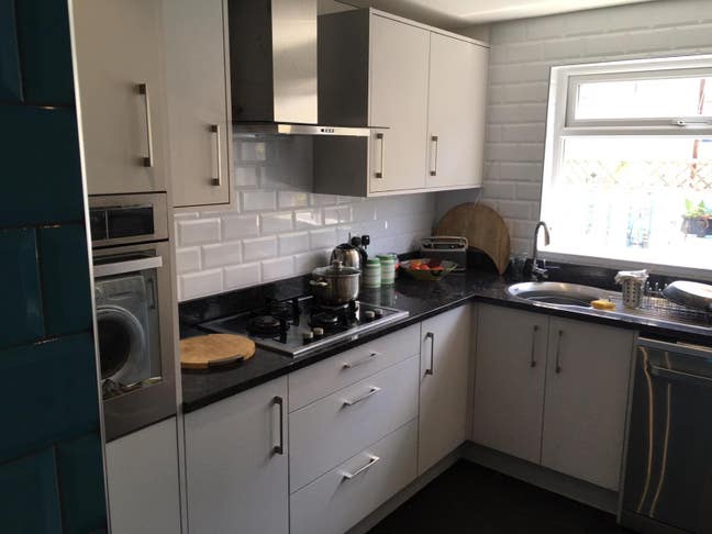 Double Room in shared House Main Photo