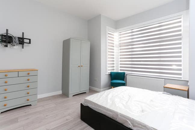 Large double rooms with ensuite. Main Photo