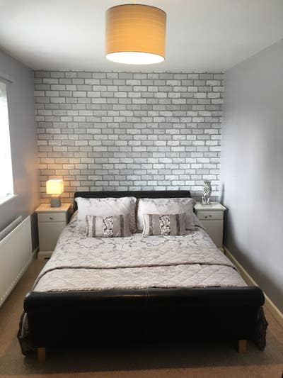 Large Double Room (Not en-suite) Main Photo