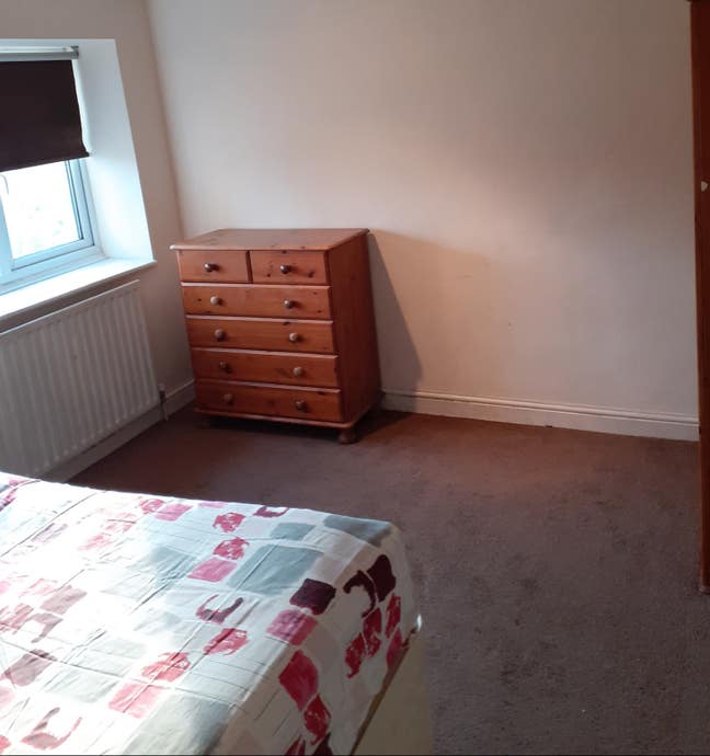 Lovely double room, near Town Center (NO deposit) Main Photo