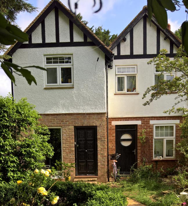 Spacious Room Ensuite - own Entry and Kitchenette Main Photo