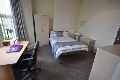 South Croydon Room Main Hight Street £850 inc Bill Main Photo