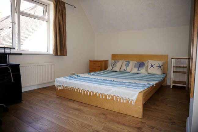 Large Canterbury Double Room, Available NOW Main Photo