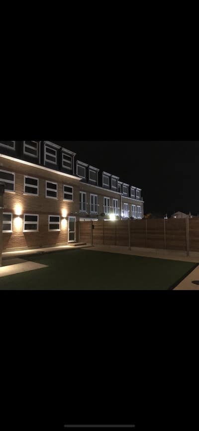 **DSS Welcome** Self Contained Studio.** Main Photo