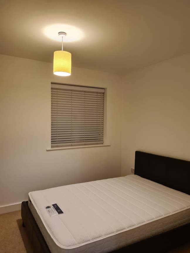En-Suit double Room  Available Now Main Photo