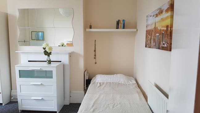 From September,Rooms ,Foreign Students Welcome.  Main Photo