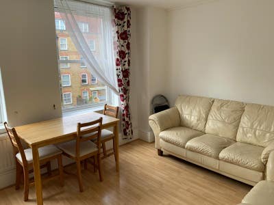 Double Room in Fulham Main Photo