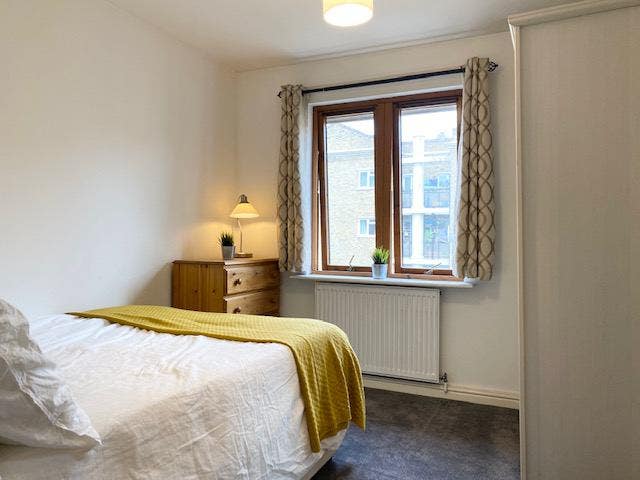 Furnished Double E2 - All Bills Included Main Photo