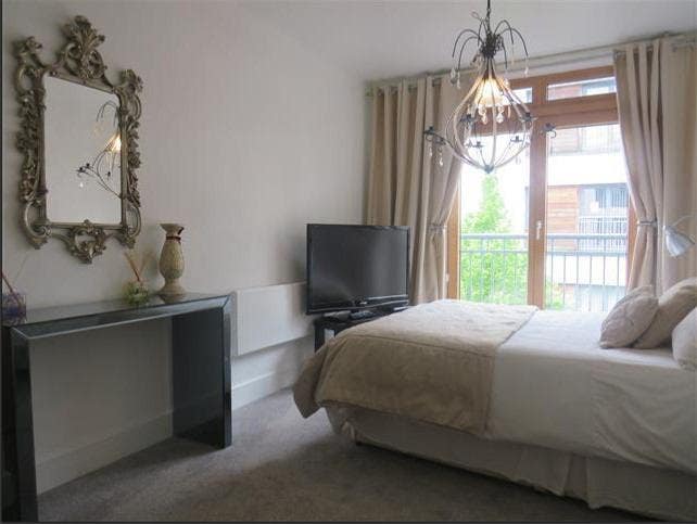 Luxury double  room, Mailbox area,  jacuzzi  bath Main Photo