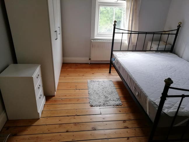 Big double room in Wood Green with garden Main Photo