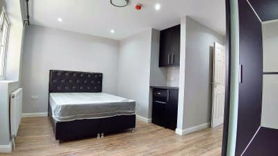 Fantastic High End En-Suite Houseshare in Hounslow Main Photo