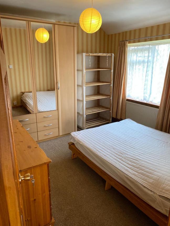 Double Room Available Bills Included Main Photo