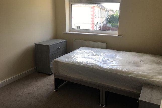  Furnished Single Room!  Main Photo