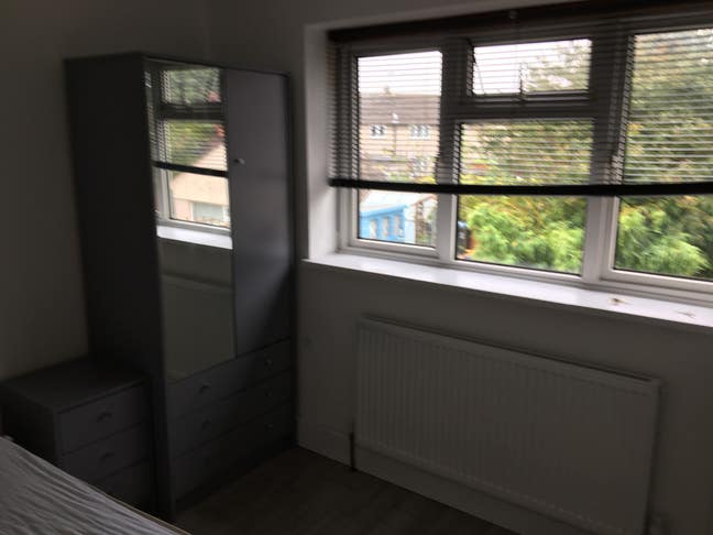 Double fully furnished room in house share. Main Photo