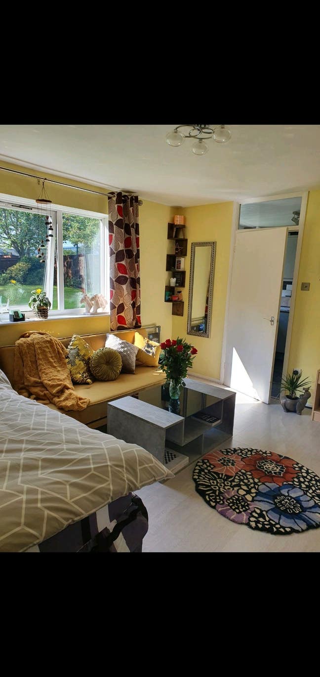 Studio flat for rent  Main Photo