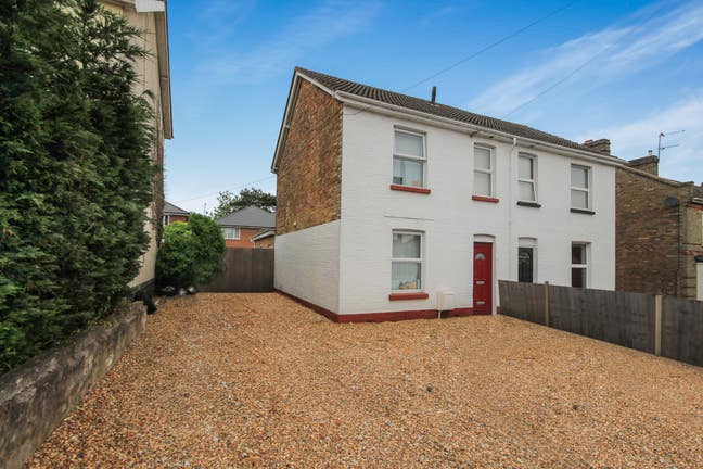 One Double Room Available In Modern House Share In Main Photo