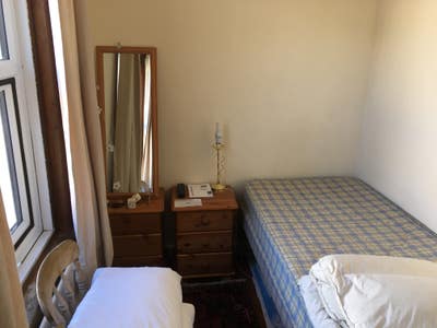 Room to rent Main Photo