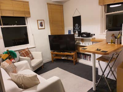 One bed flat, inc water rates and gch Main Photo