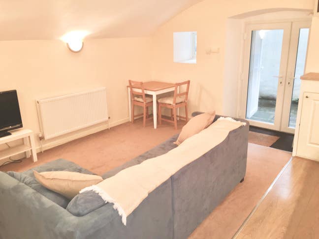 Studio flat in Clifton Village (Mon-Fri only)  Main Photo