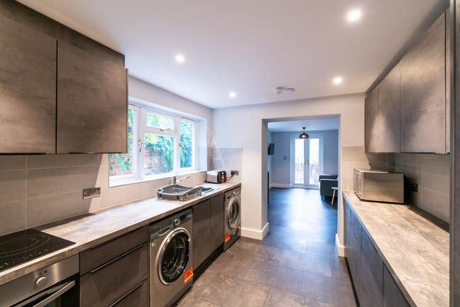 🍂 Autumn Sale! 🍂Sociable Houseshare in RG4 Main Photo