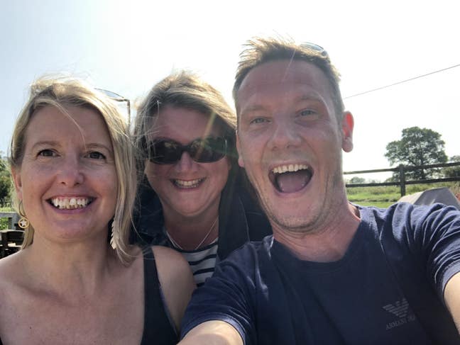 friendly housemate and working professional Main Photo