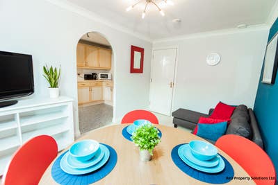 Double Room, Bills Inc. — Parking & Wi-Fi Main Photo